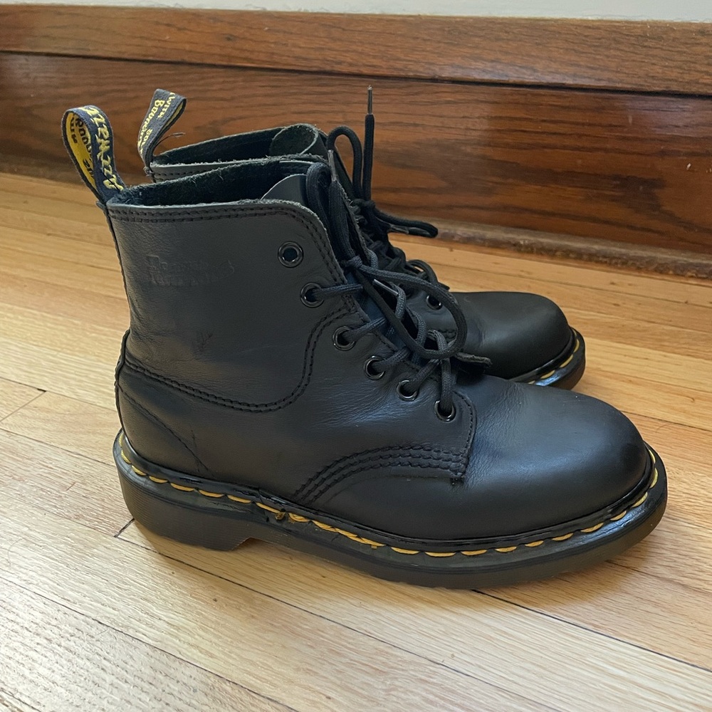 Dr Martens black leather boots shoes Made In England